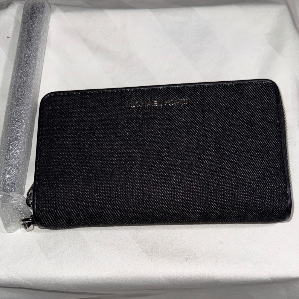 NWT - Michael Kors Lg Black Denim Jet Set Travel Wristlet.